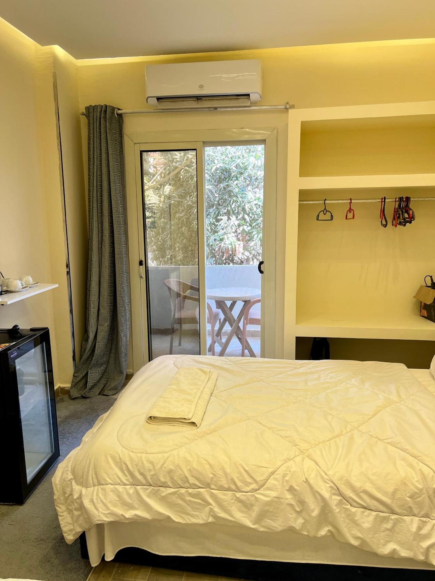 Moses Pyramids Inn Kafrat al Jabal Экстерьер фото